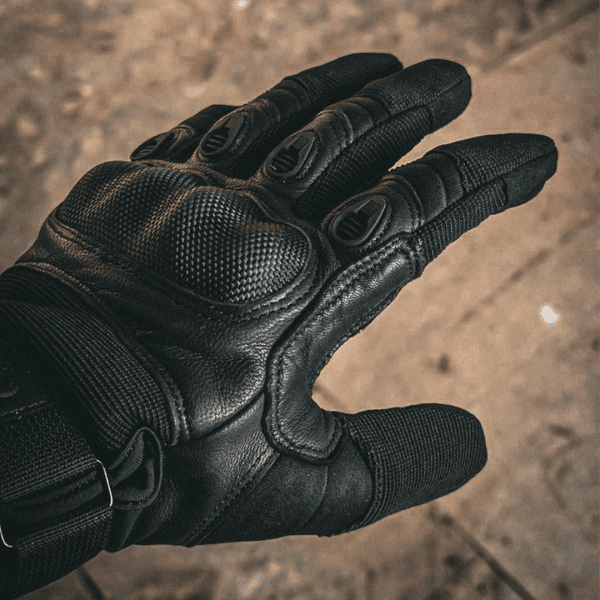 Line Gloves